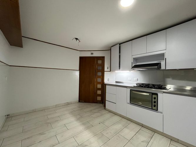 Apartamento de 4 alcobas en arriendo en El Poblado, Medellín, 313 m² · foto 8 de 20