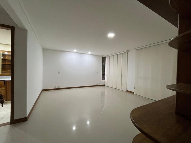 Apartamento de 4 alcobas en arriendo en El Poblado, Medellín, 313 m² · foto 11 de 20
