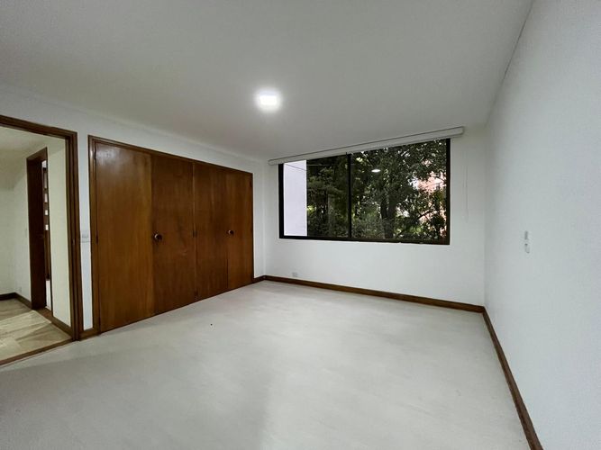 Apartamento de 4 alcobas en arriendo en El Poblado, Medellín, 313 m² · foto 13 de 20