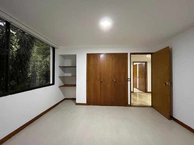 Apartamento de 4 alcobas en arriendo en El Poblado, Medellín, 313 m² · foto 14 de 20