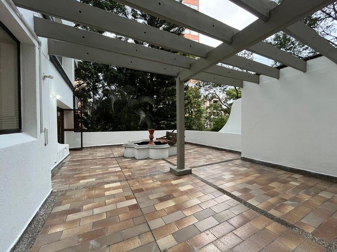 Apartamento de 4 alcobas en arriendo en El Poblado, Medellín, 313 m² · foto 20 de 20
