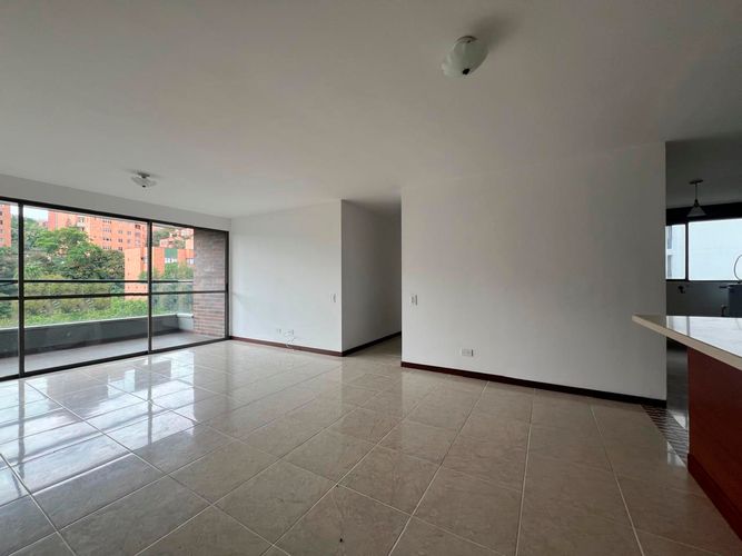 Apartamento de 3 alcobas en arriendo en Santa María De Los Ángeles, Medellín, 130 m² · foto 8 de 18