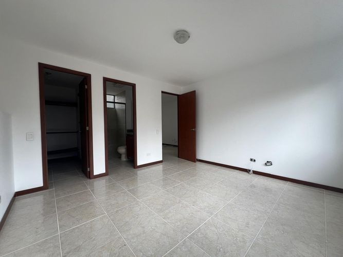 Apartamento de 3 alcobas en arriendo en Santa María De Los Ángeles, Medellín, 130 m² · foto 9 de 18