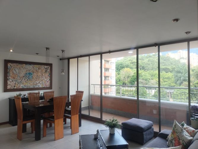 Apartamento de 3 alcobas en arriendo en El Poblado, Medellín, 120 m² · foto 2 de 16