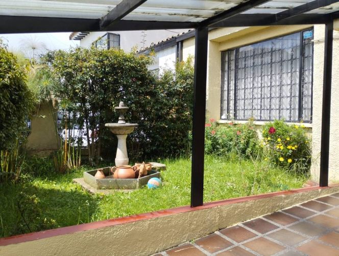 Casa de 5 alcobas en venta en Las Villas, Bogotá, 239 m² · foto 2 de 22