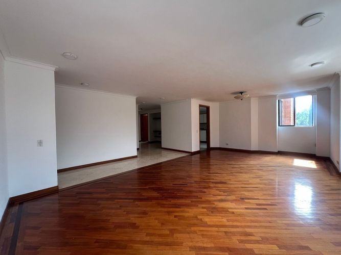 Apartamento de 4 alcobas en arriendo en El Poblado, Medellín, 170 m² · foto 3 de 20