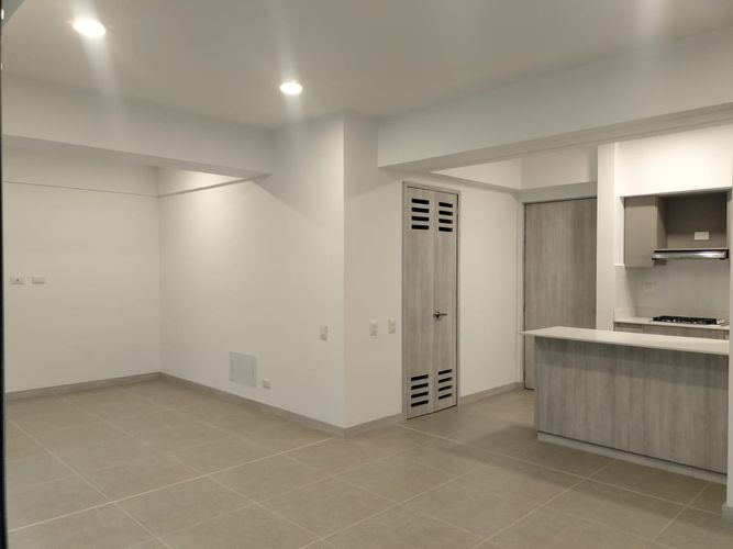 Apartamento de 3 alcobas en arriendo en El Poblado, Medellín, 93 m² · foto 3 de 20