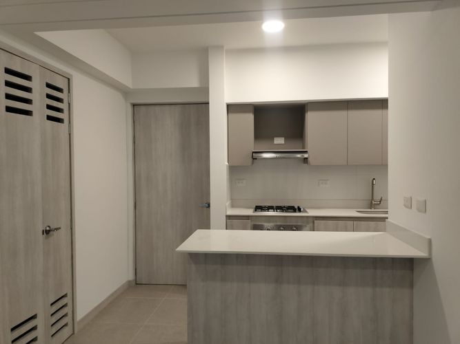 Apartamento de 3 alcobas en arriendo en El Poblado, Medellín, 93 m² · foto 6 de 20