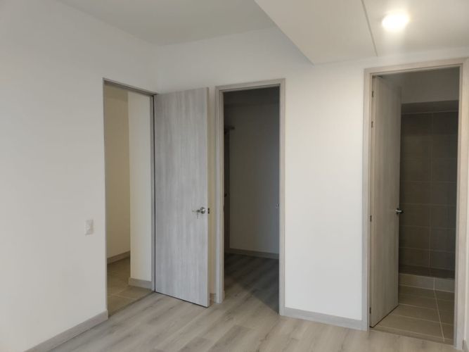 Apartamento de 3 alcobas en arriendo en El Poblado, Medellín, 93 m² · foto 15 de 20