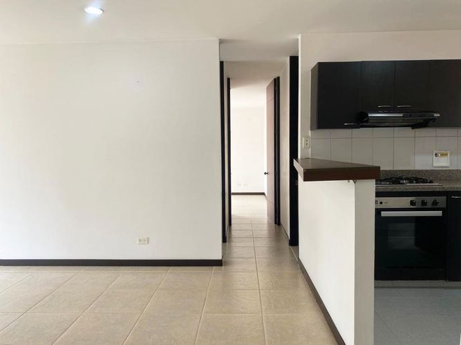 Apartamento de 2 alcobas en arriendo en El Poblado, Medellín, 72 m² · foto 3 de 14