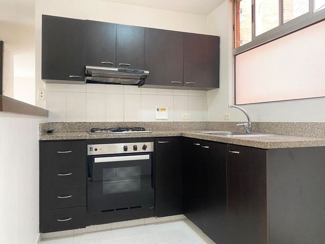 Apartamento de 2 alcobas en arriendo en El Poblado, Medellín, 72 m² · foto 6 de 14