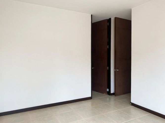 Apartamento de 2 alcobas en arriendo en El Poblado, Medellín, 72 m² · foto 8 de 14
