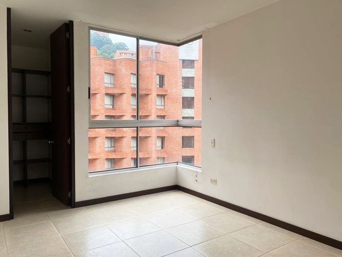 Apartamento de 2 alcobas en arriendo en El Poblado, Medellín, 72 m² · foto 9 de 14
