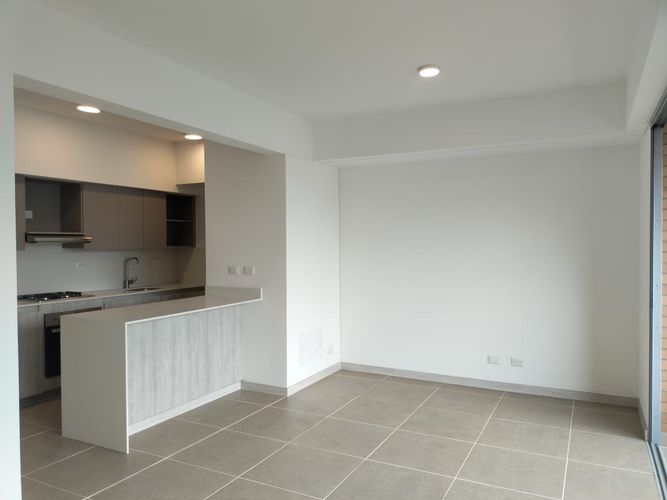 Apartamento de 3 alcobas en arriendo en El Poblado, Medellín, 86 m² · foto 5 de 19