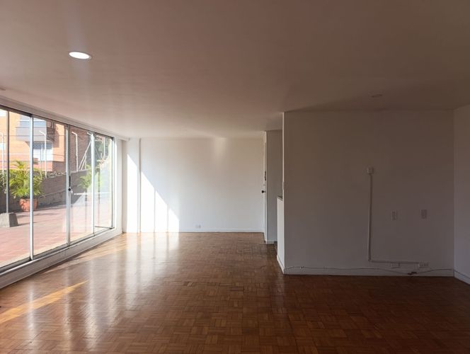 Apartamento de 2 alcobas en arriendo en El Poblado, Medellín, 117 m² · foto 2 de 19