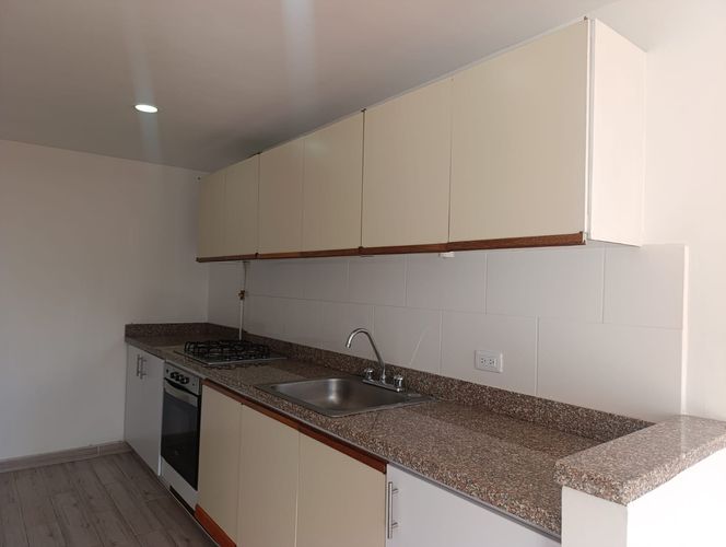 Apartamento de 2 alcobas en arriendo en El Poblado, Medellín, 117 m² · foto 5 de 19