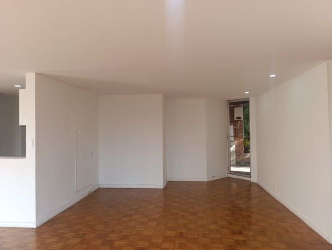 Apartamento de 2 alcobas en arriendo en El Poblado, Medellín, 117 m² · foto 8 de 19