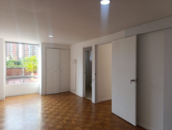 Apartamento de 2 alcobas en arriendo en El Poblado, Medellín, 117 m² · foto 11 de 19
