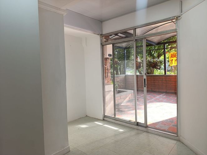 Apartamento de 2 alcobas en arriendo en El Poblado, Medellín, 117 m² · foto 14 de 19