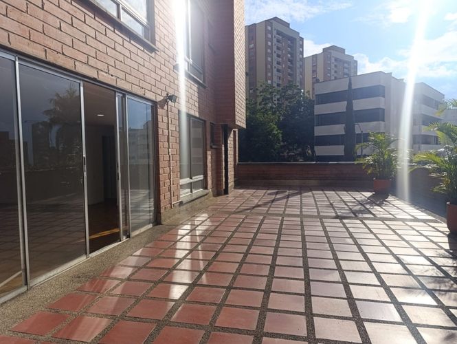 Apartamento de 2 alcobas en arriendo en El Poblado, Medellín, 117 m² · foto 19 de 19