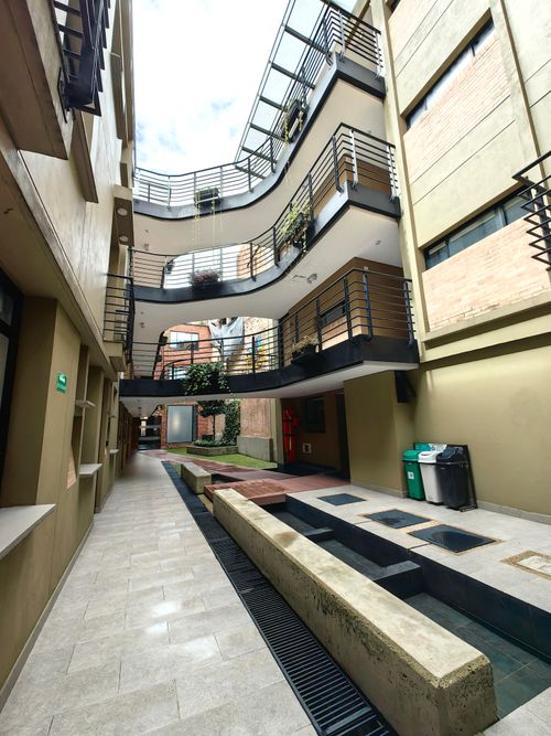 Apartaestudio en venta en Las Aguas, Bogotá, 34 m² · foto 2 de 12
