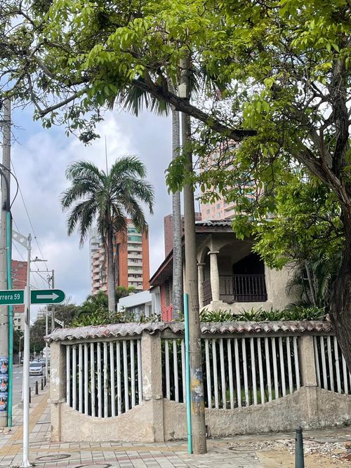 Casa de 3 alcobas en venta en El Golf, Barranquilla, 325 m² · foto 4 de 5