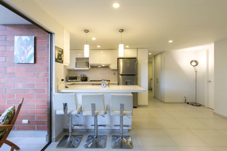 Apartamento de 2 alcobas en venta en El Poblado, Medellín, 80 m² · foto 4 de 14