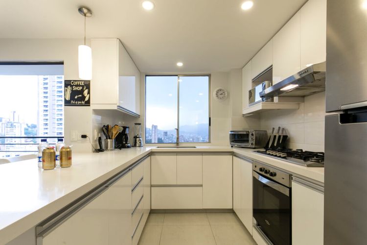 Apartamento de 2 alcobas en venta en El Poblado, Medellín, 80 m² · foto 7 de 14