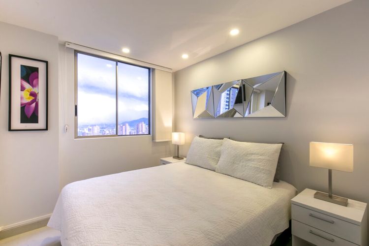 Apartamento de 2 alcobas en venta en El Poblado, Medellín, 80 m² · foto 9 de 14