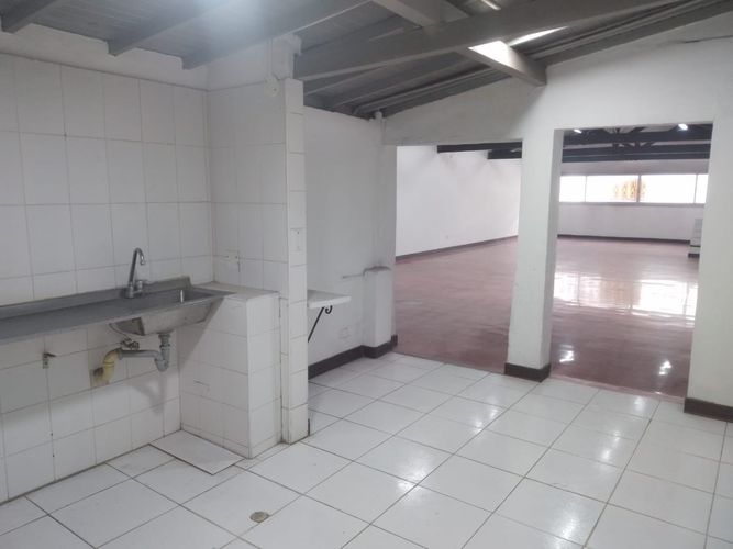 Local en arriendo en Perpetuo Socorro, Medellín, 145 m² · foto 5 de 11