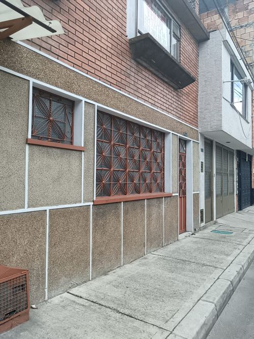 Casa de 3 alcobas en venta en Santa Helenita, Bogotá, 192 m² · foto 2 de 24