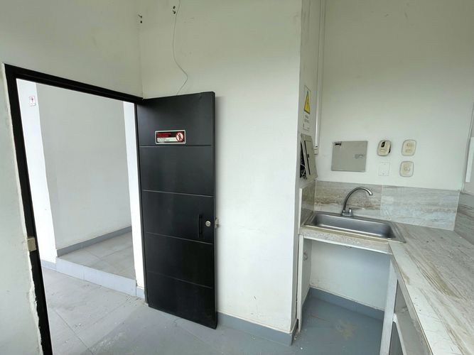 Local en venta en Alamos, Pereira, 1917 m² · foto 12 de 24