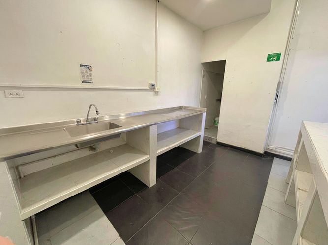 Local en venta en Alamos, Pereira, 1917 m² · foto 14 de 24