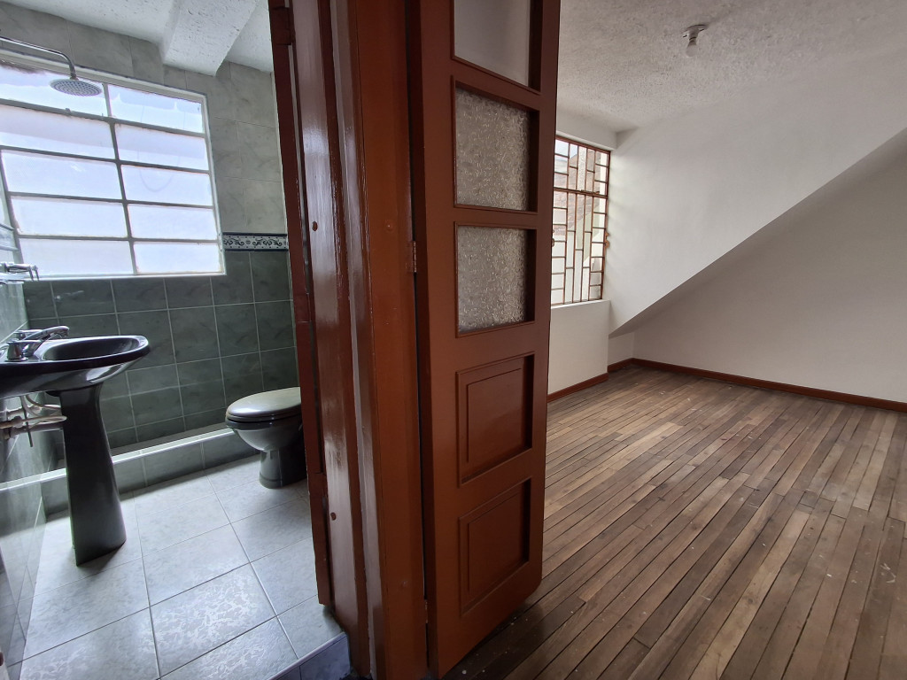 Casa en venta en Eduardo Santos, Bogotá · foto 9 de 13