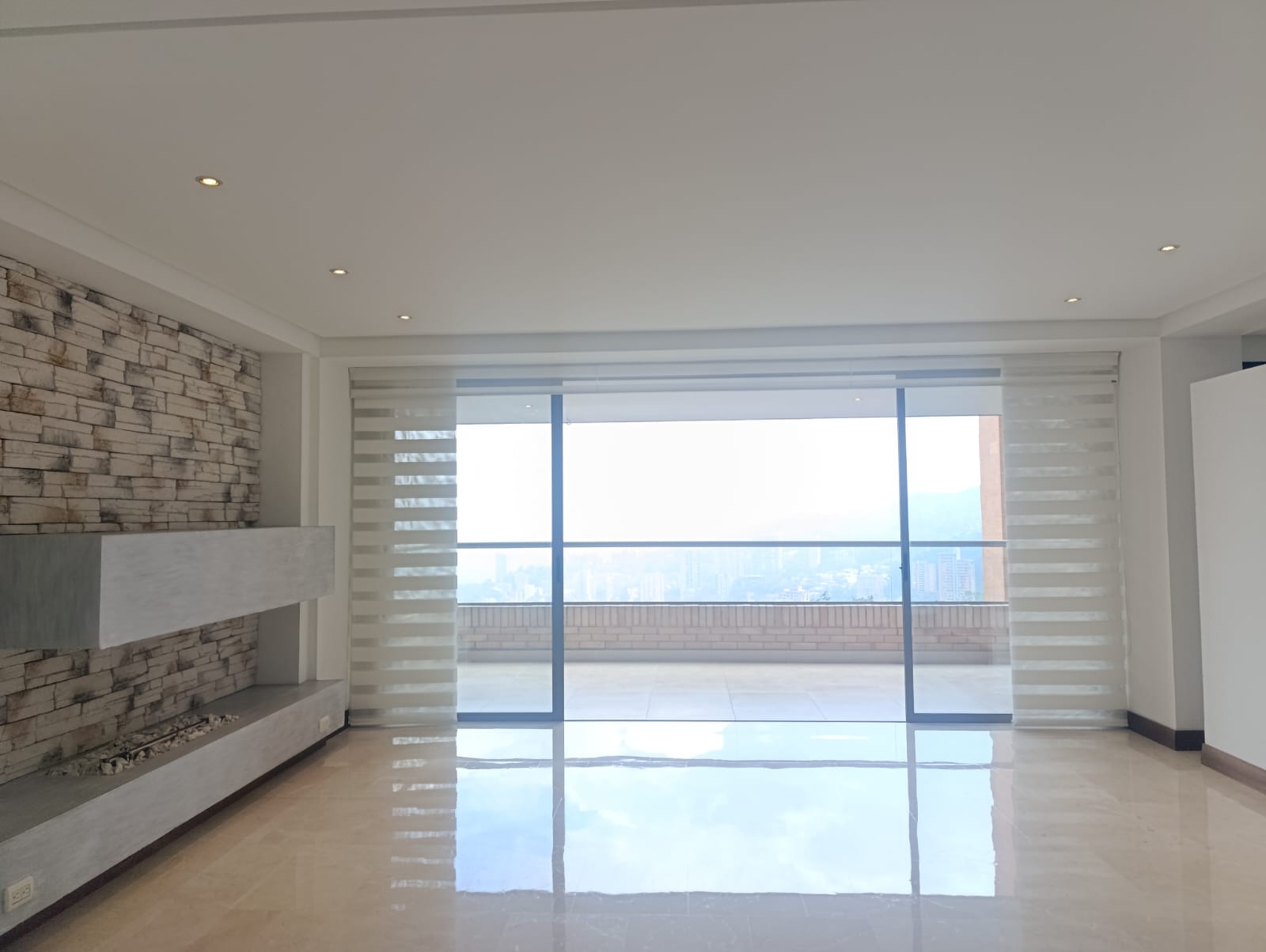 Apartamento en arriendo en El Poblado, Medellín · foto 3 de 20