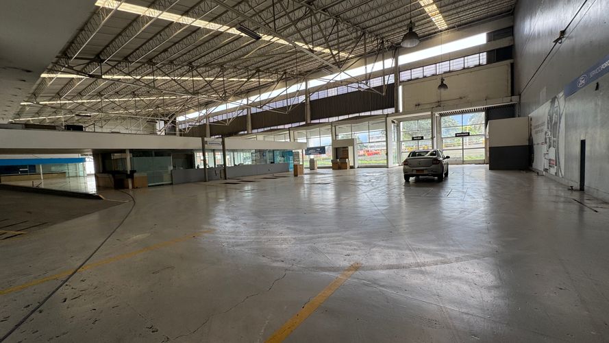 Local en arriendo en San Nicolas, Cali · foto 2 de 24