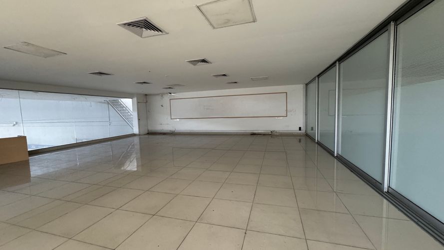 Local en arriendo en San Nicolas, Cali · foto 9 de 24