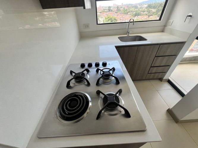 Apartamento de 2 alcobas en venta en El Porvenir, Rionegro, 66 m² · foto 2 de 19
