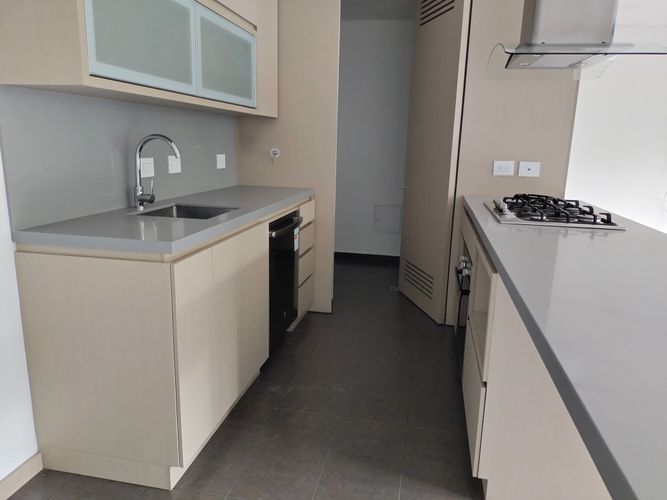 Apartamento de 2 alcobas en arriendo en El Poblado, Medellín, 107 m² · foto 5 de 16
