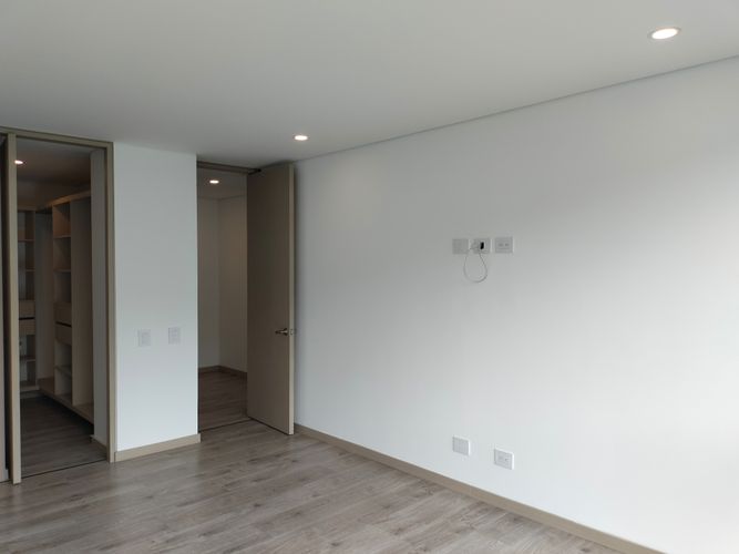 Apartamento de 2 alcobas en arriendo en El Poblado, Medellín, 107 m² · foto 8 de 16