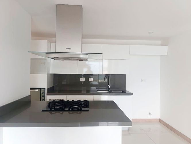 Apartamento de 1 alcoba en arriendo en El Poblado, Medellín, 79 m² · foto 4 de 18