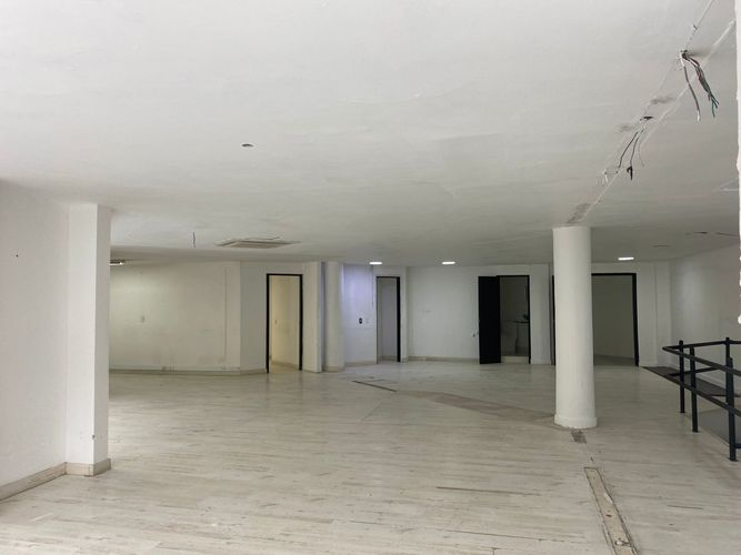Oficina en arriendo en El Poblado, Medellín, 270 m² · foto 2 de 12