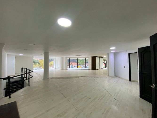 Oficina en arriendo en El Poblado, Medellín, 270 m² · foto 8 de 12