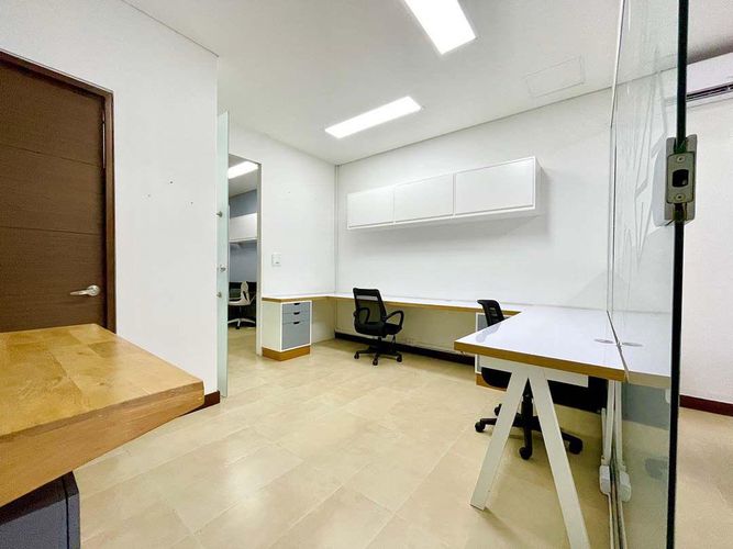 Oficina en arriendo en El Poblado, Medellín, 50 m² · foto 4 de 8