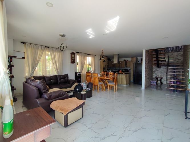 Finca en venta en Las Lomitas, Sabaneta, 440 m² · foto 2 de 24