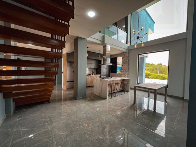 Casa de 6 alcobas en venta en Ruitoque Condominio, Floridablanca, 740 m² · foto 4 de 15