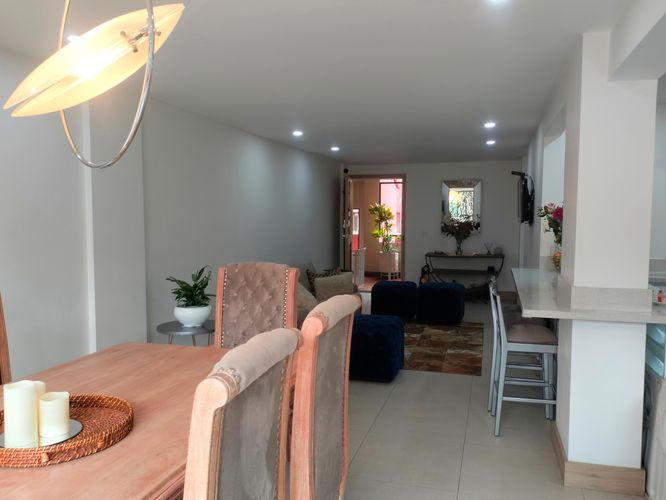 Apartamento de 3 alcobas en arriendo en Astorga, Medellín, 203 m² · foto 2 de 19