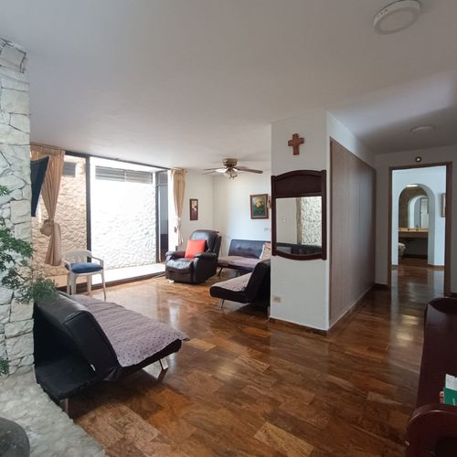 Casa de 6 alcobas en venta en Ciudad Jardin, Cali, 602 m² · foto 12 de 24