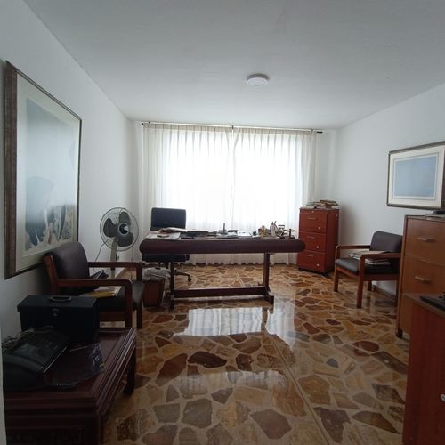 Casa de 6 alcobas en venta en Ciudad Jardin, Cali, 602 m² · foto 22 de 24
