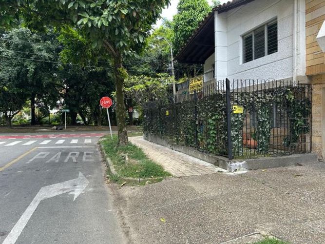 Casa de 8 alcobas en venta en Belen Alameda, Medellín, 237 m² · foto 6 de 9